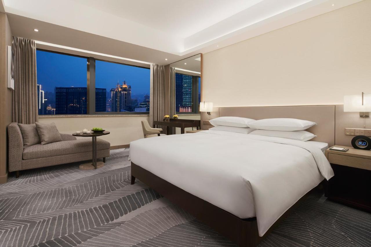 Отель Hyatt Regency Metropolitan Чунцин Экстерьер фото