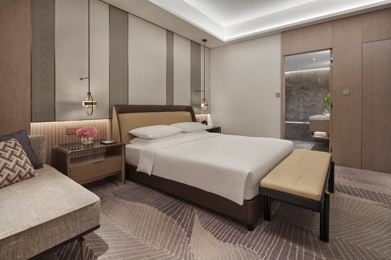 Отель Hyatt Regency Metropolitan Чунцин Экстерьер фото