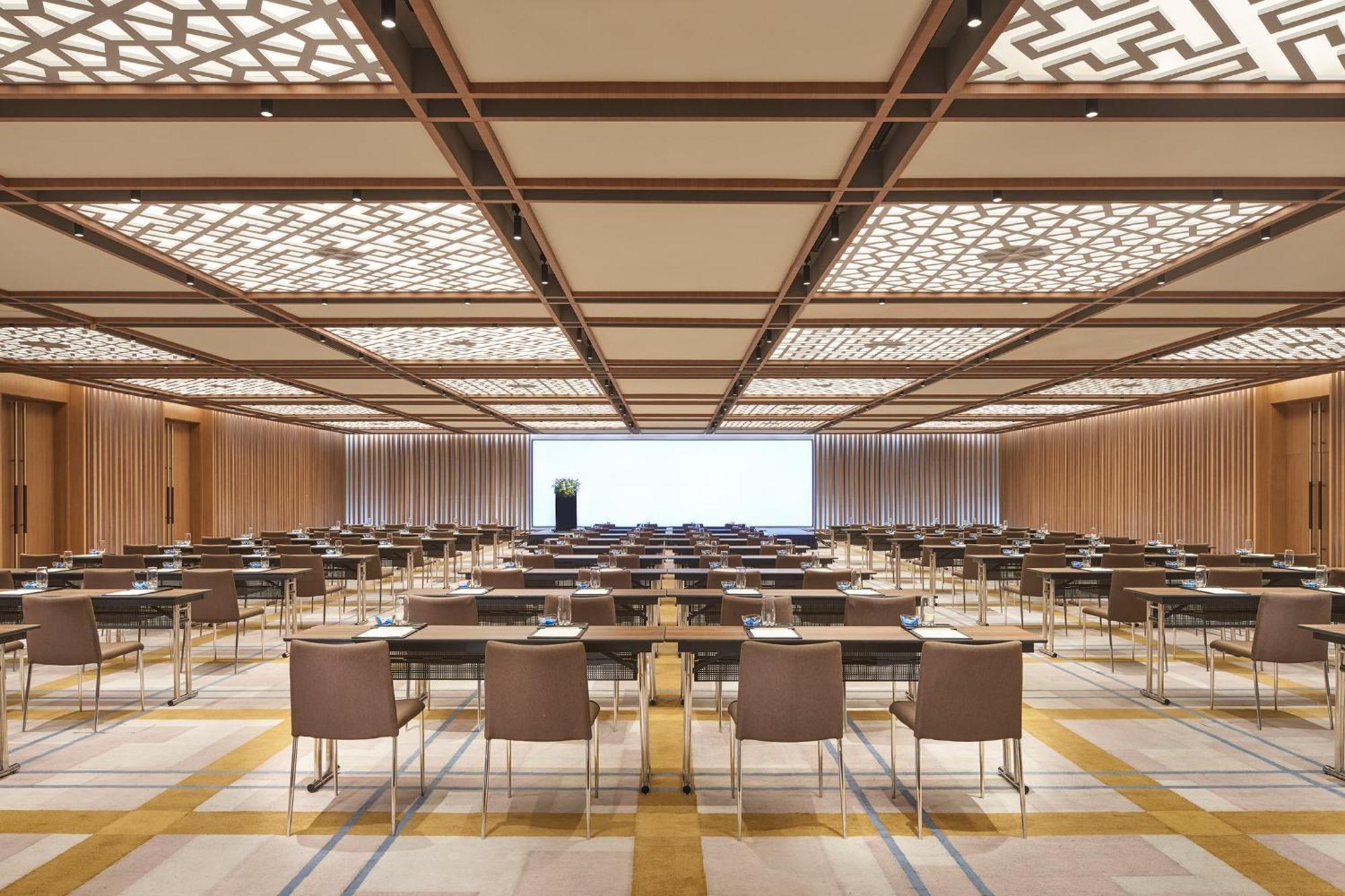 Отель Hyatt Regency Metropolitan Чунцин Экстерьер фото