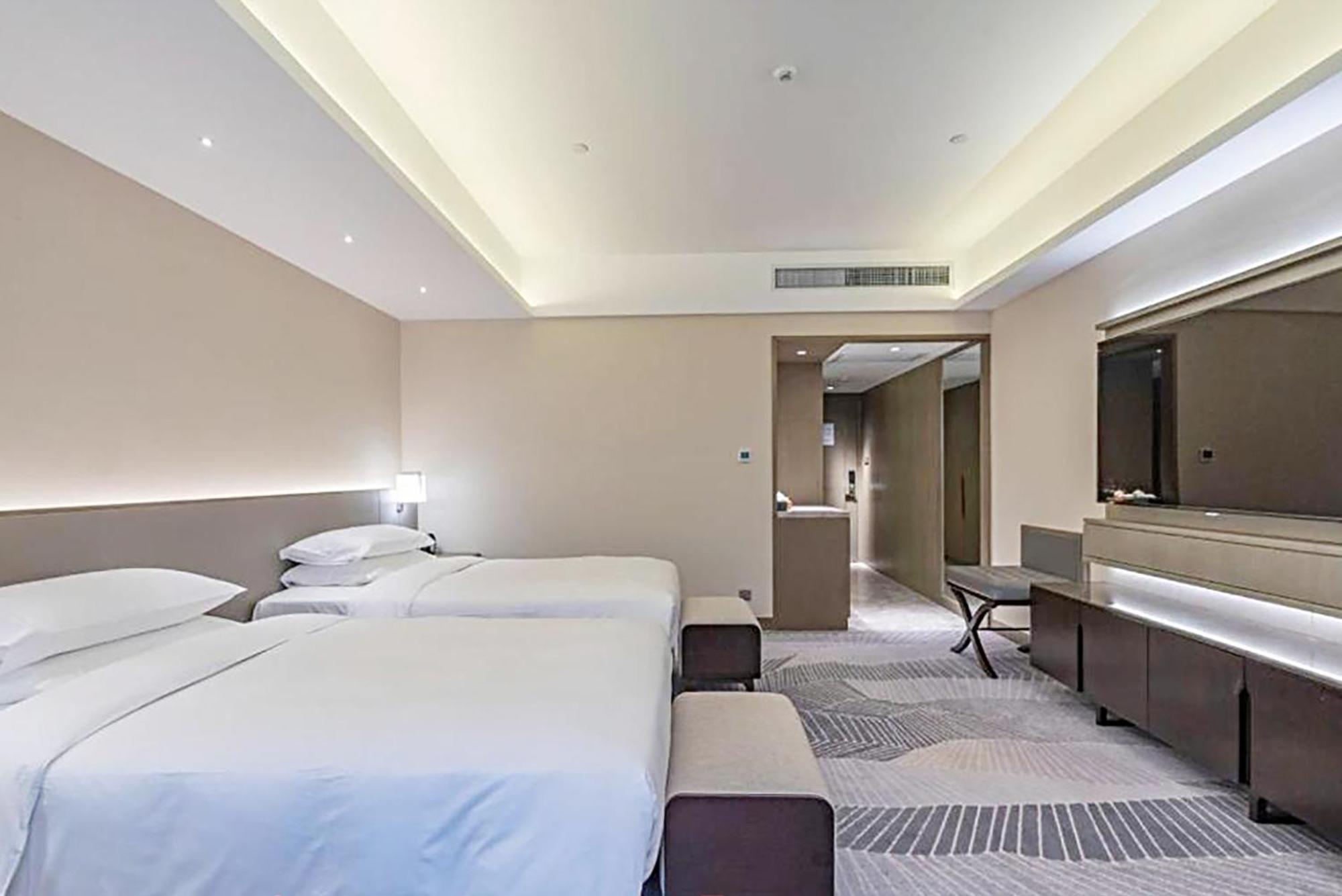 Отель Hyatt Regency Metropolitan Чунцин Экстерьер фото