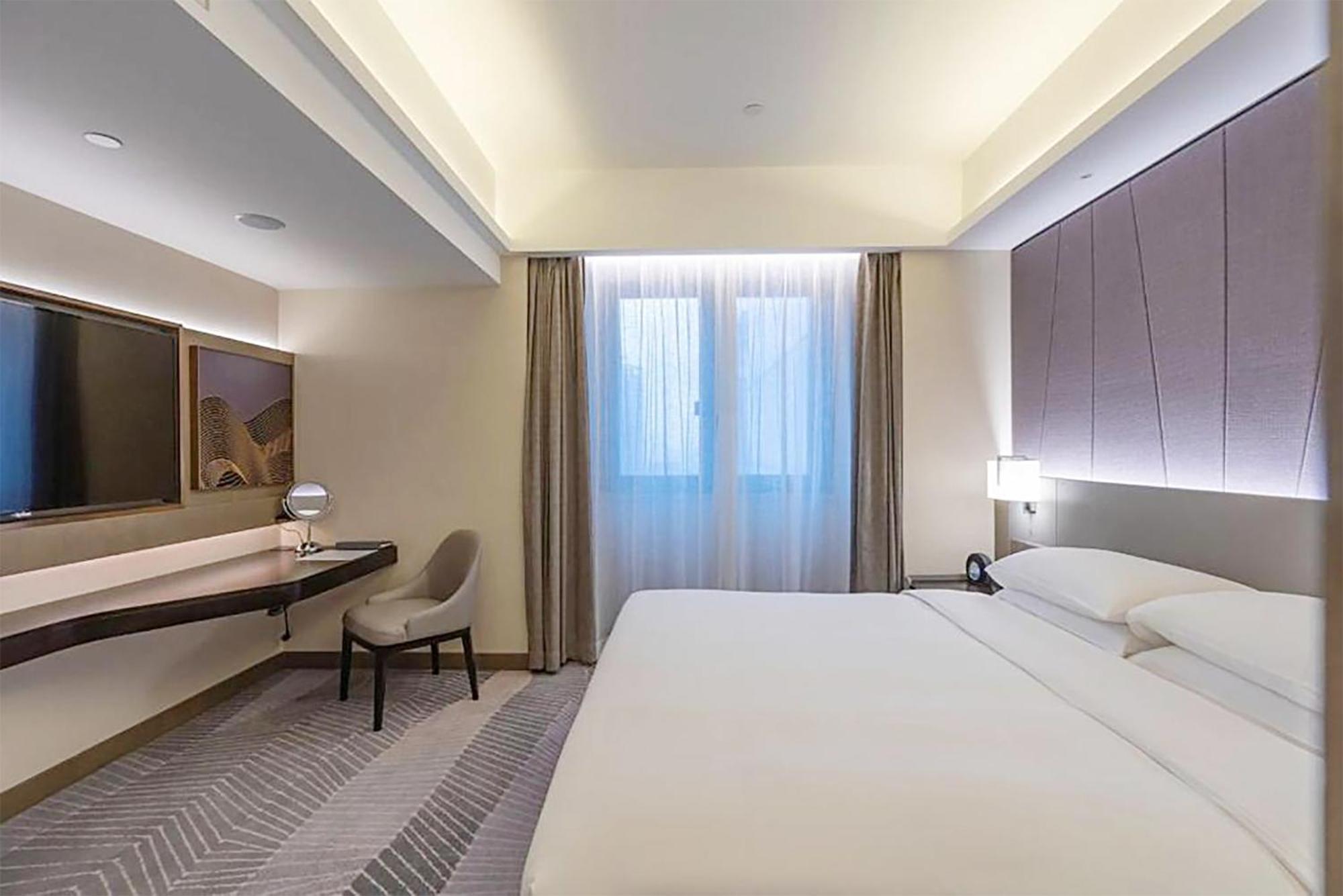 Отель Hyatt Regency Metropolitan Чунцин Экстерьер фото
